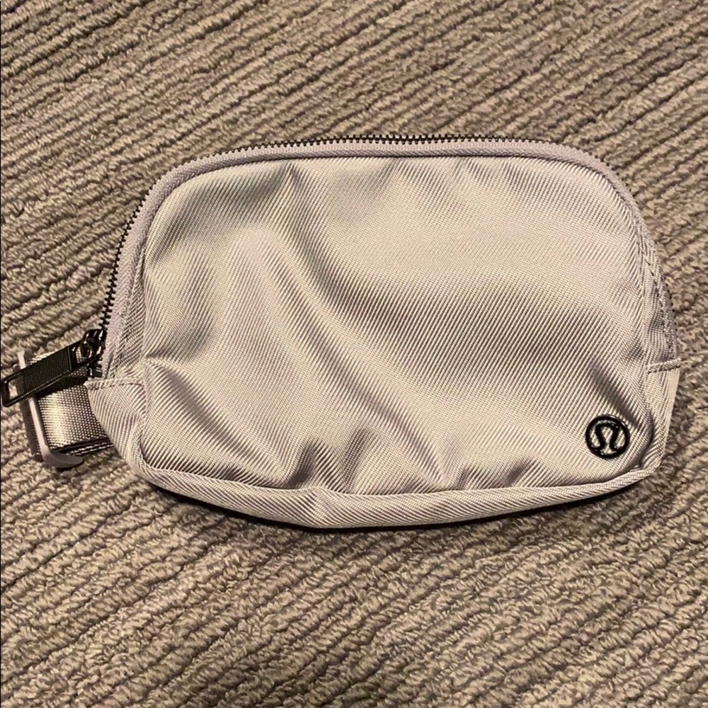 Lululemon Everywhere Belt Bag